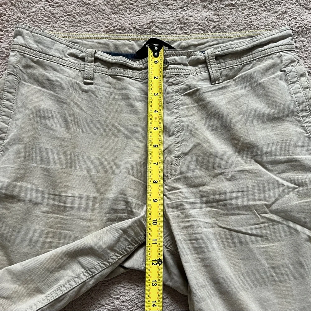The North Face Beige‎ Plaid Shorts Sporty Utility Outdoor Hiking Preppy Size 34